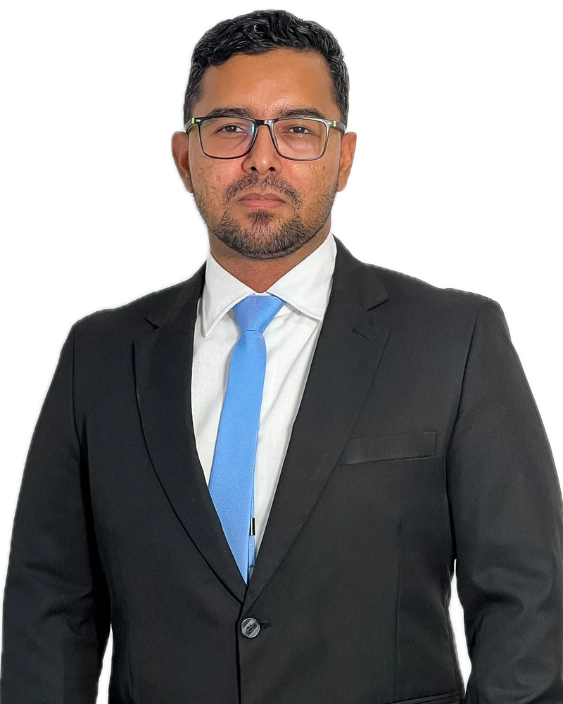 Víctor León